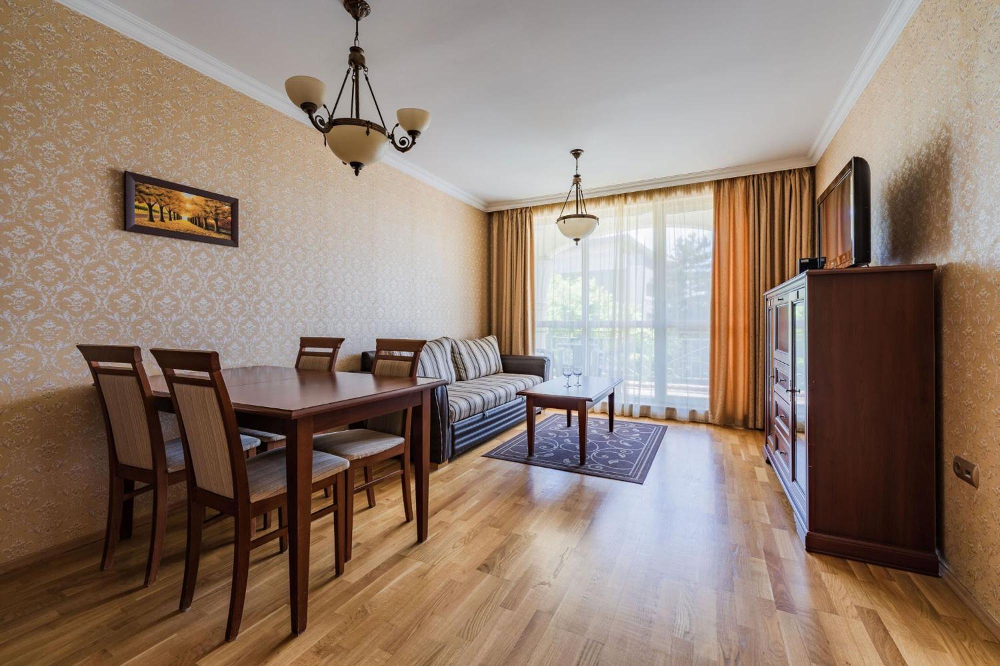 Romance Hotel And Family Suites 산콘스탄틴앤헬레나 외부 사진